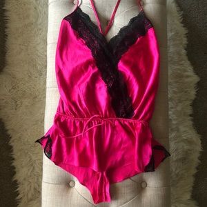 Victoria’s Secret pink lace romper Sz M